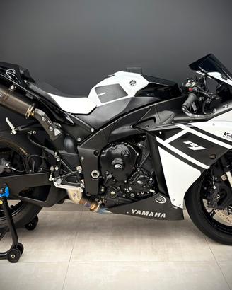 Yamaha YZF R1 Big Bang VRG Racing