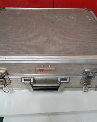 cassetta attrezzi di marca