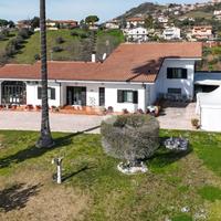 VILLA SINGOLA A TORTORETO