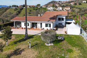 VILLA SINGOLA A TORTORETO