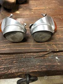 coppia fanali con indicatori direzionali