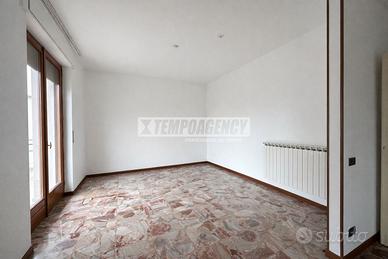 AMPIO 4 LOCALI CON BOX E CANTINA - CONDOMINIO RIST