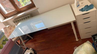 Scrivania Vetro ikea