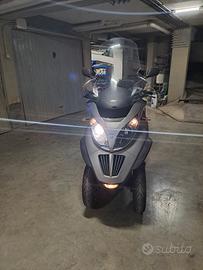 Piaggio Mp3 LT 250