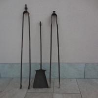 Accessori antichi caminetto (pala,catena,pinze)