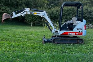 Bobcat 325