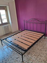 letto matrimoniale in simil ferro battuto con rete