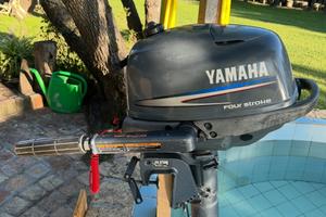 Motore fuoribordo quattro tempi Yamaha 4 CV