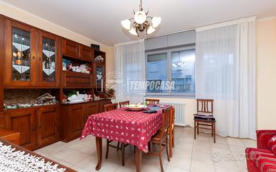 Quadrilocale con garage