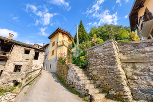CASA SEMINDIPENDENTE A MAZZO DI VALTELLINA