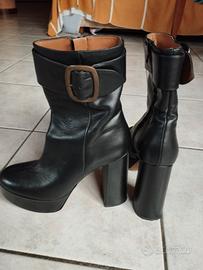 Stivali tronchetti in pelle nera