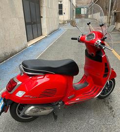 Piaggio Vespa 300 GTS - 2024