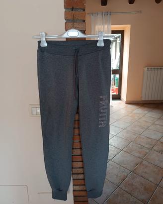 Pantaloni tuta grigia con strass