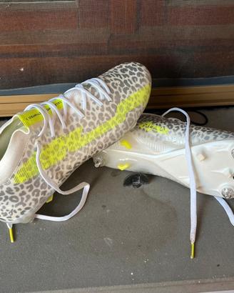 Scarpe da calcio nuove