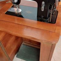Macchina da cucire CASER antica con mobile e Pedal