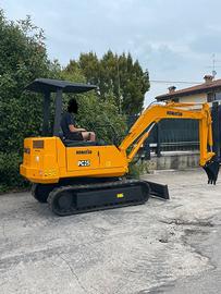E255 - Escavatore Komatsu 25 q