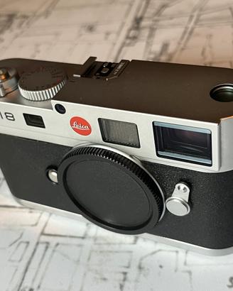 Leica M8.2