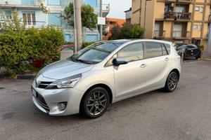 Toyota verso 1.6 tdi style full optional