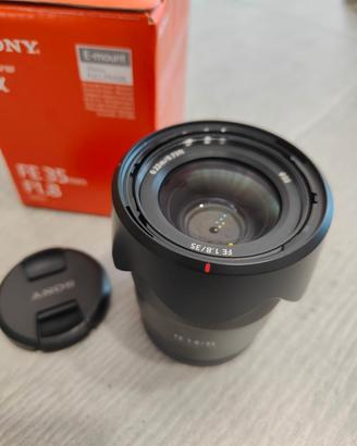 Sony FE 35mm f/1.8 (SEL35F18F)