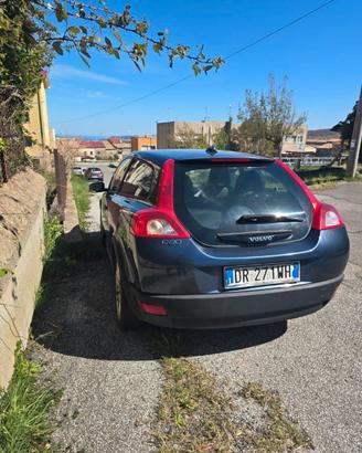 volvo c30 perfetta preferibilmente  per ricambi