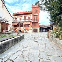 VILLA SINGOLA A MONCALIERI