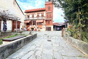 VILLA SINGOLA A MONCALIERI