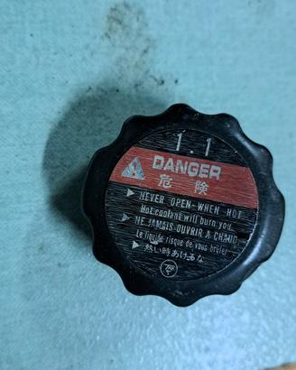 Tappo radiatore Hornet 600