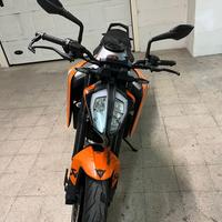 KTM DUKE 790