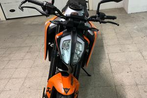 KTM DUKE 790