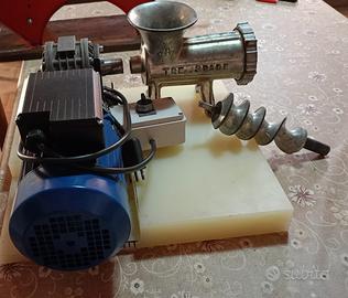 Tritacarne e insaccatrice