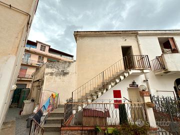 Appartamento a Partinico, Via Azzolini