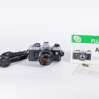 Macchina fotografica con flash e zoom