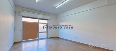 VIA VIRGILIO - Locale commerciale con giardino