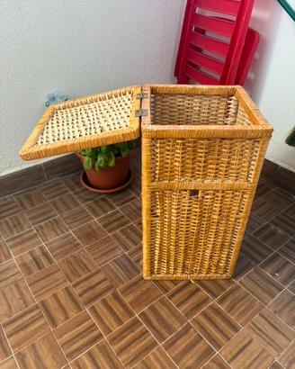 Contenitore in paglia