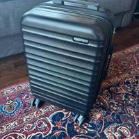 Trolley Amazon Basics 55x40x20