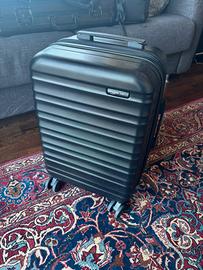 Trolley Amazon Basics 55x40x20