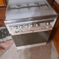 Cucina  a gas con forno