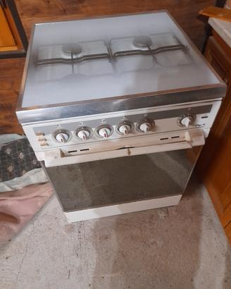 Cucina  a gas con forno