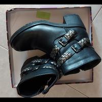 Stivaletti marca First Lady con borchie N. 39