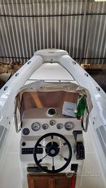 Led GS 680 Gommone con motore FB Suzuki 250 cv 4\T