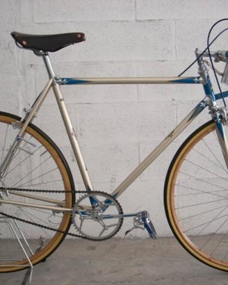 Gloria Garibaldina bicicletta epoca