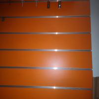 Scaffali dogati arredo negozio con accesori