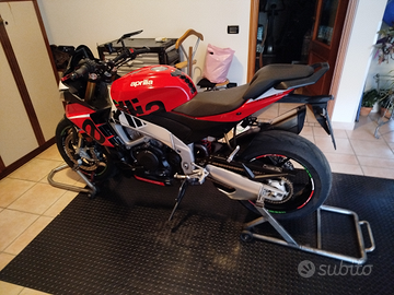 Aprilia tuono 1100v4