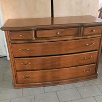 Cassettiera, comodini e specchio