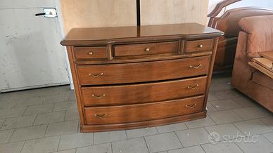 Cassettiera, comodini e specchio