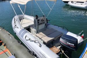 G45 con chiglia vetroresina