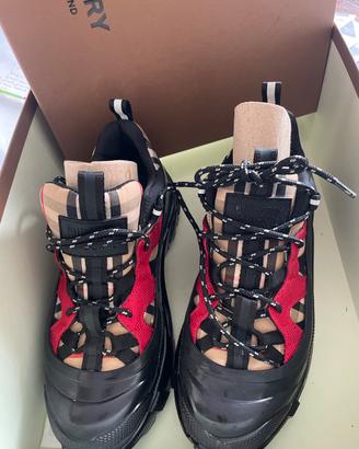 Scarpa sneaker  elegante/sportiva Burberry