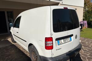 Volkswagen Caddy automatico