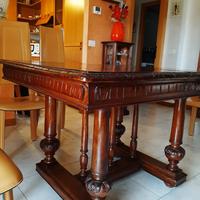 Tavolo antico in noce