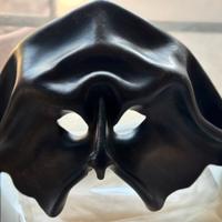 Maschera teatrale artigianale in cuoio modellato